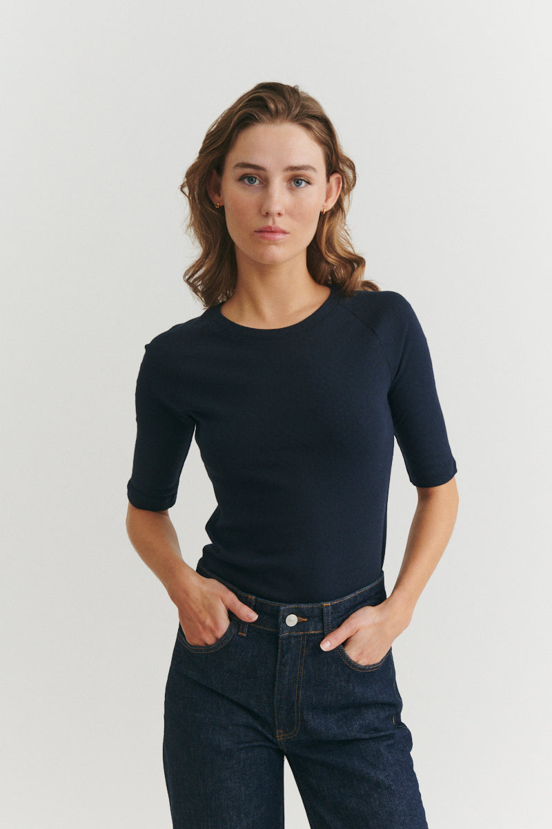 Basic Apparel Arense Tee T-shirts 606 Sky Captain