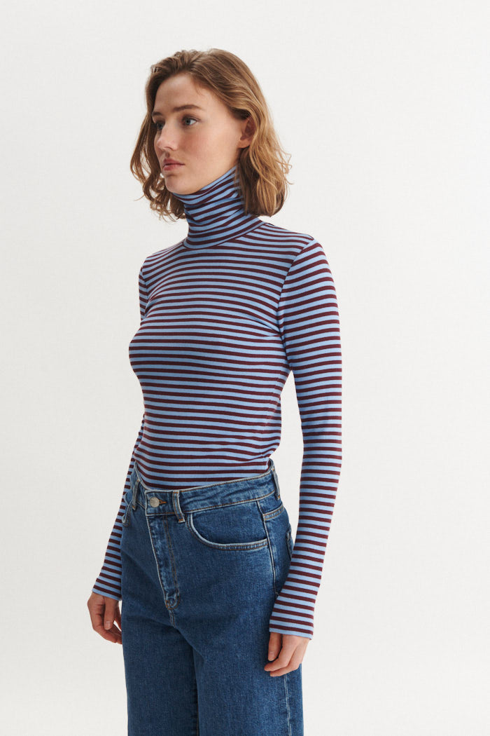 Basic Apparel Ludmilla High-neck T-shirts 839 Bordeaux / Frozen fjord
