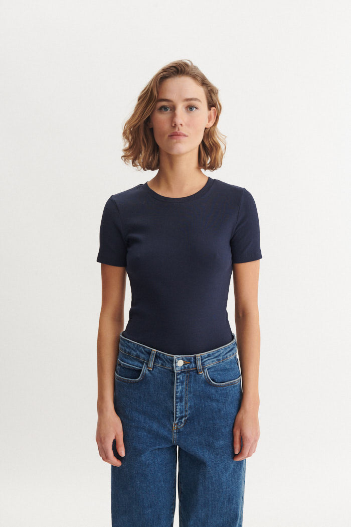 Basic Apparel Ludmilla O-Neck T-shirts 606 Sky Captain